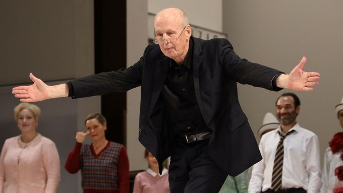 Dirigent Stefan Soltész na snímku z Theater an der Wien, 2020.