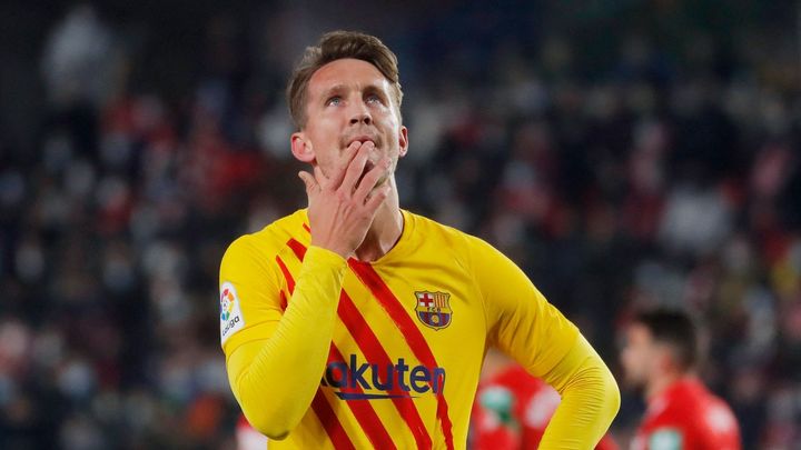 Barcelona po vyloučení přišla o výhru nad Granadou, navrátilec Alvés přihrál na gól; Zdroj foto: Reuters