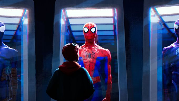 Snímek Spider-Man: Paralelní světy patří k nejchytřejším a nejvtipnějším superhrdinským filmům vůbec.