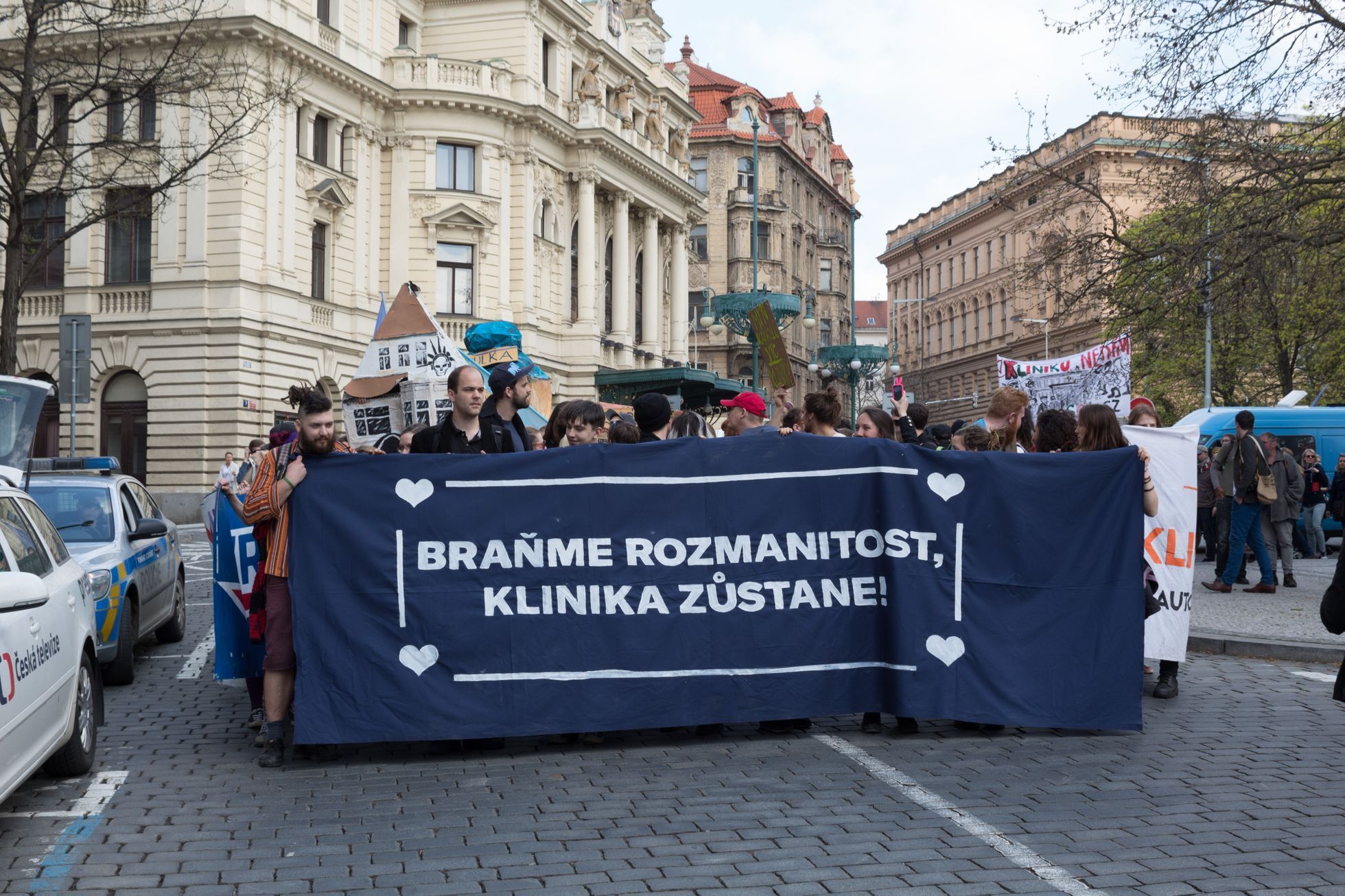 Demonstrace za zachování Kliniky
