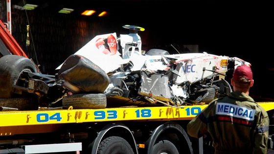 FOTO Stíny Monte Carla. Perezova havárie utlumila Vettelův triumf