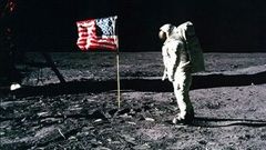 Posádka Apolla na Měsíci