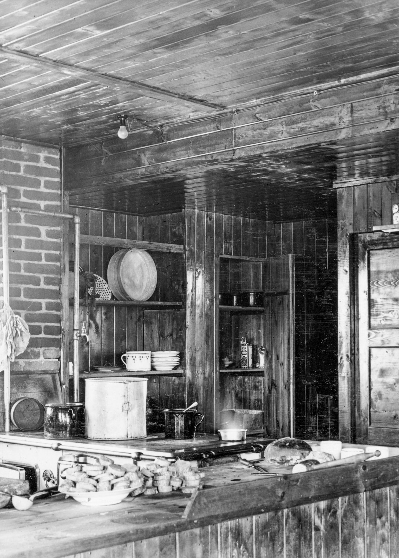 Koncentrační tábor Hradištko a neznámý příběh španělských vězňů, Koncentrační tábor Hradištko, Koncentrační tábor, Benešovsko, historie, Magazín