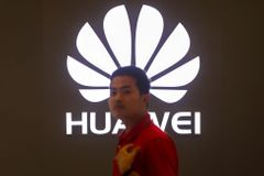 Skoncujte s firmou Huawei, jinak omezíme výměnu tajných zpráv, hrozí USA Německu