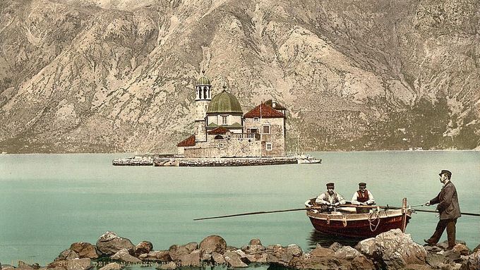 Fotogalerie: Porovnejte si, jak vypadala oblíbená místa u Jadranu před 120 lety a jak to tam vypadá dnes. Snímky ze současnosti jsou z fotobanky Shutterstock.