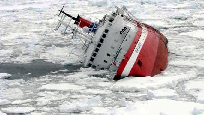 Všech 154 lidí na palubě lodi Explorer se podařilo zachránit.