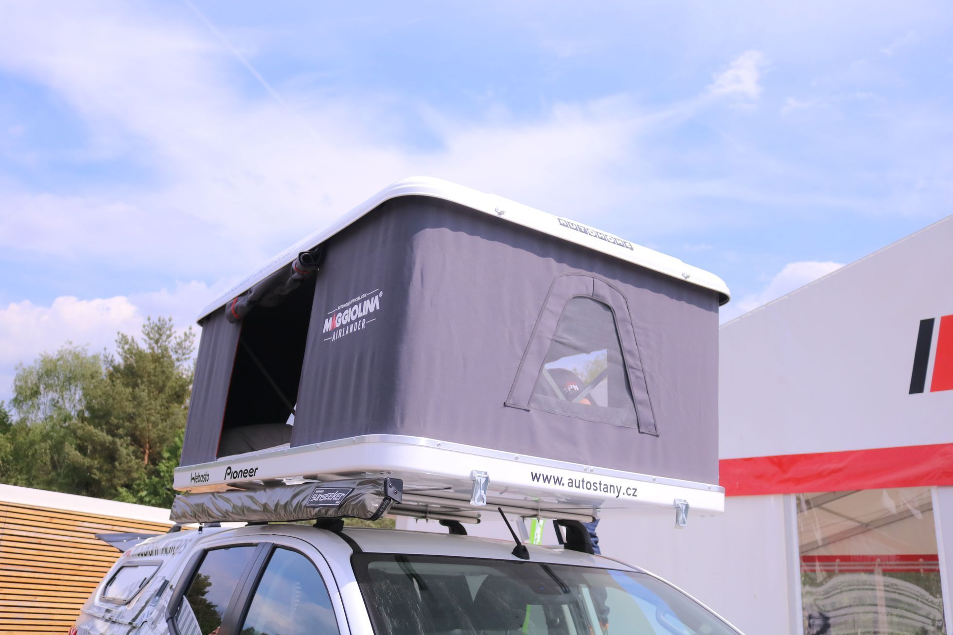 Mitsubishi Expedition