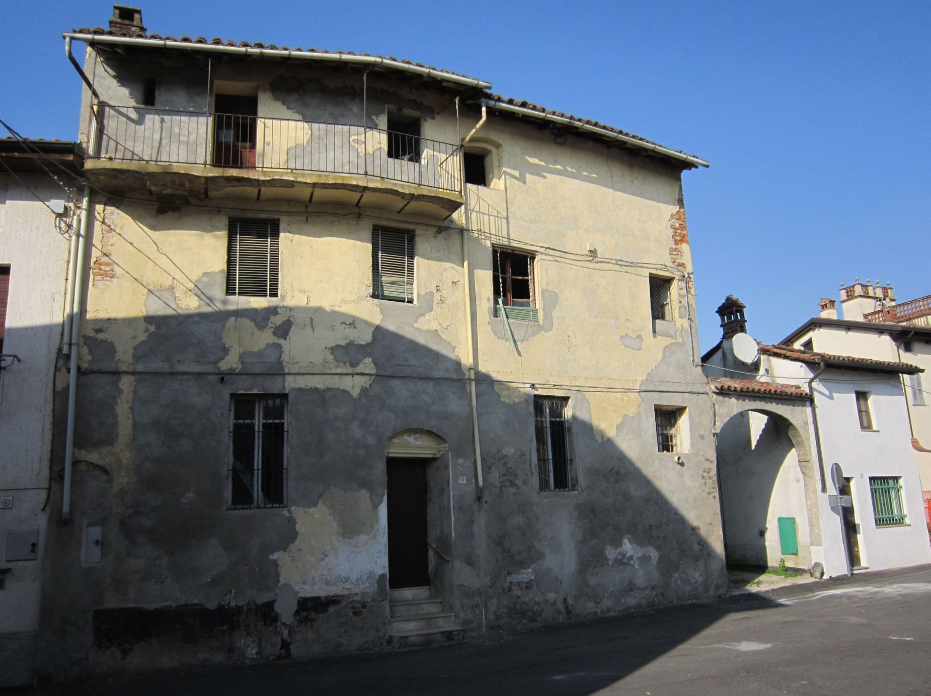 Třípodlažní budova Fabbricato Residenziale