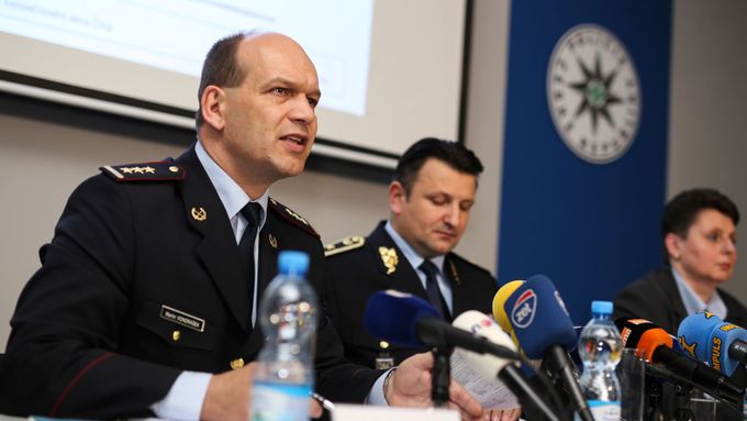 První náměstek policejního prezidenta Martin Vondrášek (vlevo) a policejní prezident Tomáš Tuhý.