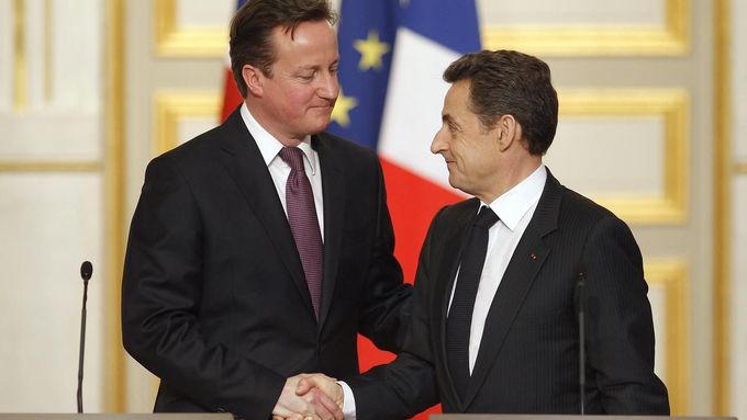 David Cameron a Nicolas Sarkozy. Spikli se?