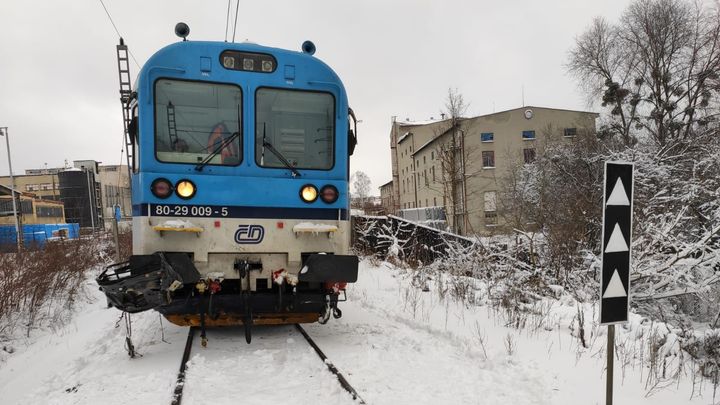 Při srážce vlaku a auta v Ostravě zemřely dvě děti, přejezd neměl závory; Zdroj foto: Drážní inspekce