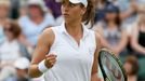 Petra Cetkovská se raduje z vítězství nad Wozniackou (Wimbledon 2013)