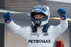 Bottas potvrdil panování Mercedesu v Soči, Vettelův nápor přišel pozdě