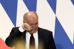 Konec po 40 letech. Prezident Hoeness se rozloučil s Bayernem Mnichov
