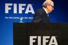 FIFA má mafiánské rysy, Blatter byl hybatelem, říká novinář