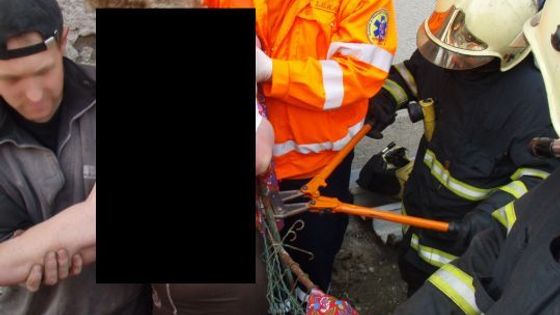 Po pádu ze tří metrů se žena nabodla na plot