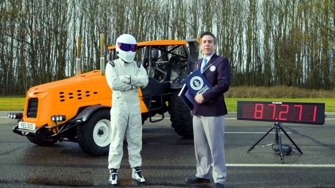 Top Gear se svým proslulým řidičem Stigem stanovili nový světový rekord v rychlosti traktoru.