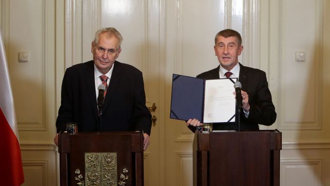 Prezident Miloš Zeman pověřil Andreje Babiše sestavením vlády.