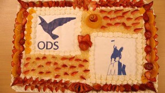 Kupředu levá, kupředu pravá: hrdiny nového dokumentu jsou mladí komunisté a mladí konzervativci. Budou nám za 10 let vládnout?