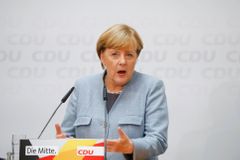 Merkelová nechce zmírnit pravidla pro odmítnuté žadatele o azyl, i když už mají v Německu práci