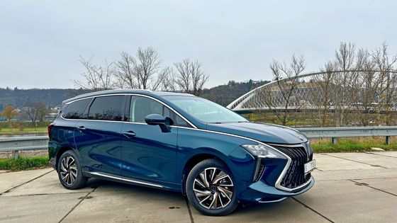 Když nechcete SUV. Dongfeng U-Tour míří na rodiny, které dávají přednost prostoru