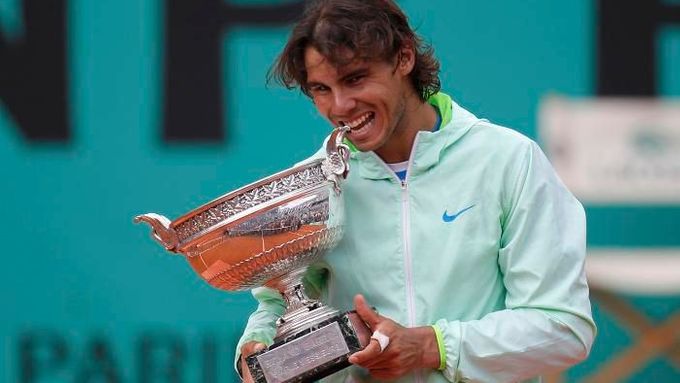 Rafael Nadal s vítěznou trofejí