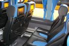Jízda v novém žlutém autobusu: Musí se vychytat mouchy