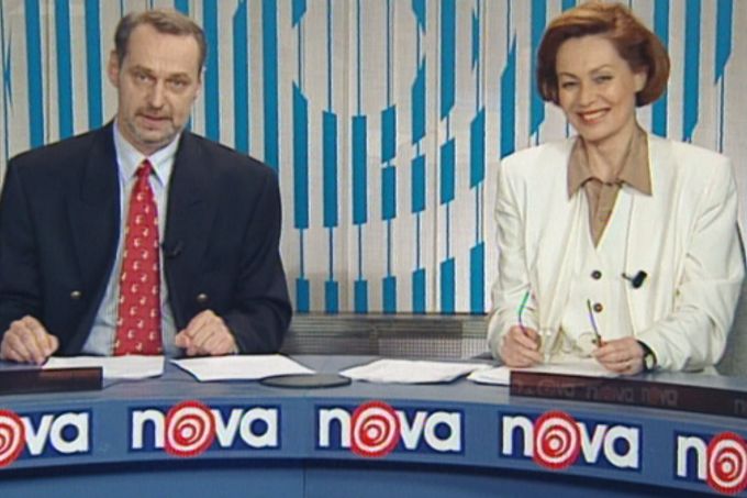 Tv Nova startuje své vysílání. Sledujte první Televizní noviny (4. únor 1994)