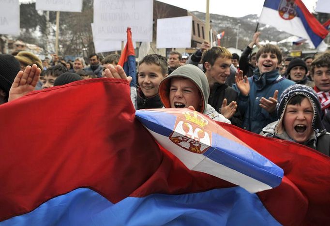 Den po vyhlášení nezávislosti Kosova konal se i ve Štrpcích protest srbských obyvatel.