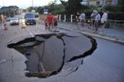 Nový kráter v Praze má 5 metrů, oprava potrvá týdny