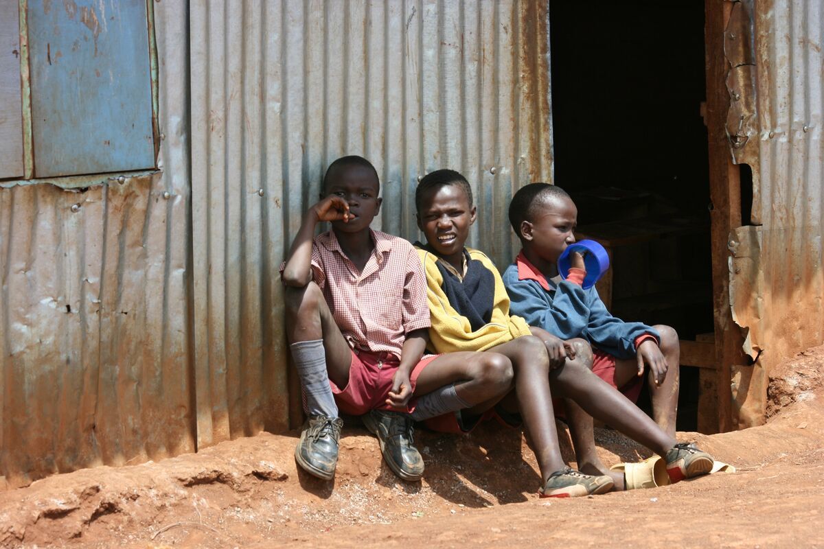 Keňa - školáci ze slumu Kibera
