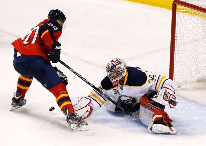 NHL: Buffalo Sabres vs Florida Panthers (Neuvirth a Bergenheim)