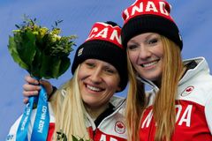 Kanaďanky obhájily zlato ve dvojbobech