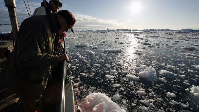 Za 10 let budou lodi Severním ledovým oceánem brázdit bez problémů.