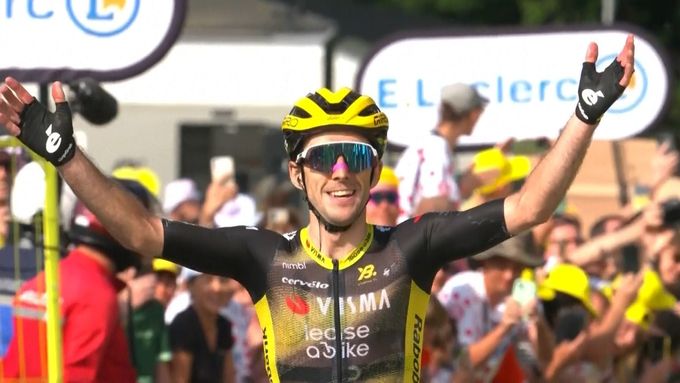 Simon Yates vyhrál první horskou etapu Tour de France a Ben Healy si oblékl žlutý trikot.