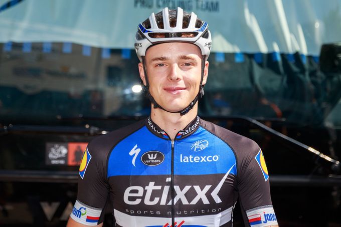 Zahraniční cyklističtí novináři píší o Petru Vakočovi jako o velkém talentu. Český jezdec jede svou první Tour a jeho úkolem na ní je být k ruce lídrům týmu.