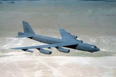 Americký bombardér B-52 přeletěl nad Jihočínským mořem. Je to vojenská provokace, zní z Číny