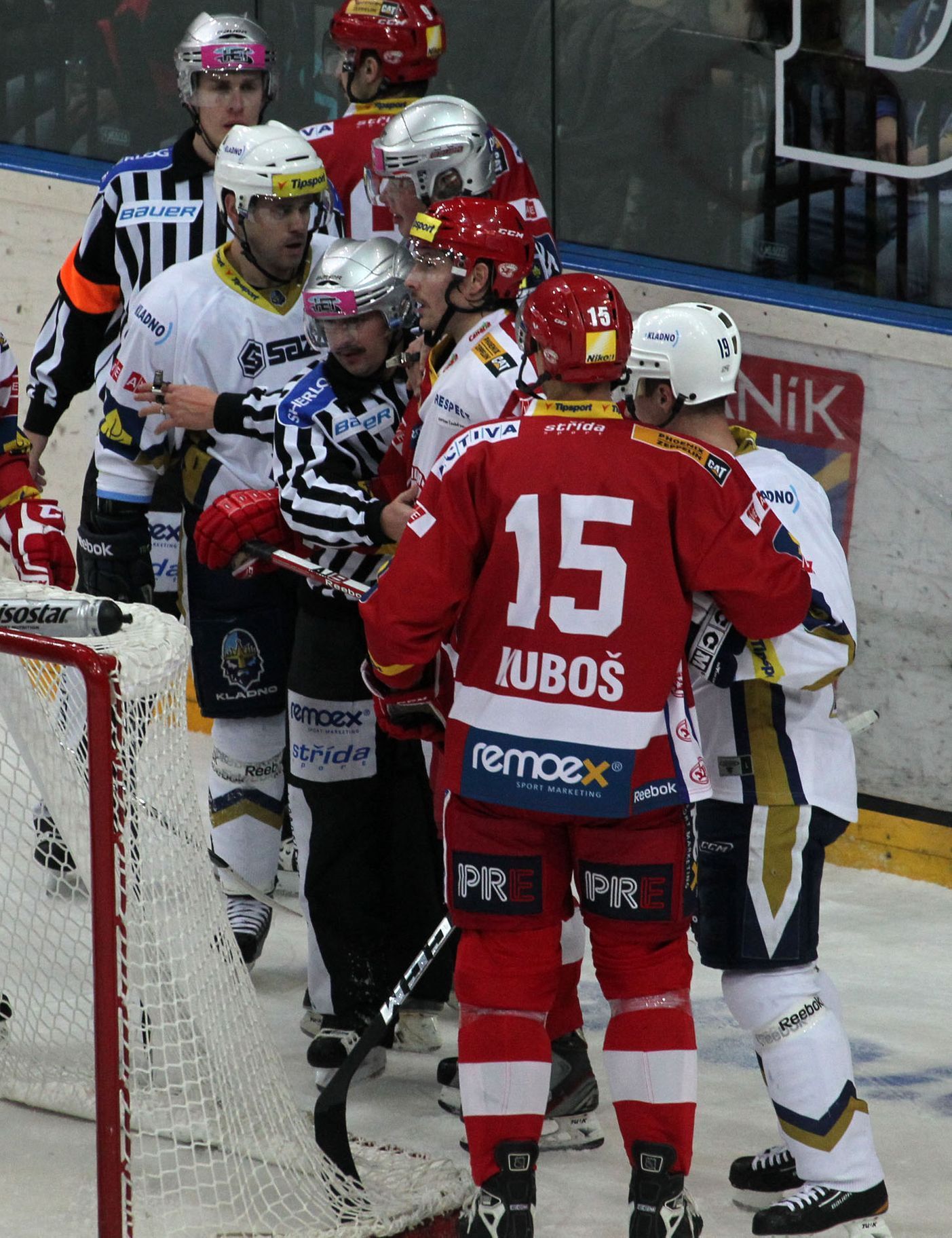 Hokejisté Slavie v utkání 23. kola Tipsport extraligy 2012/13 proti Kladnu.