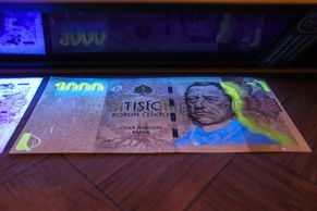 Foto: ČNB ukázala, jak poznat falešné bankovky. Podívejte se, s čím loni přišli padělatelé