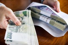Kauza Stoka: Podnikatel Smolka přiznal, že při manipulování zakázek předával úplatky