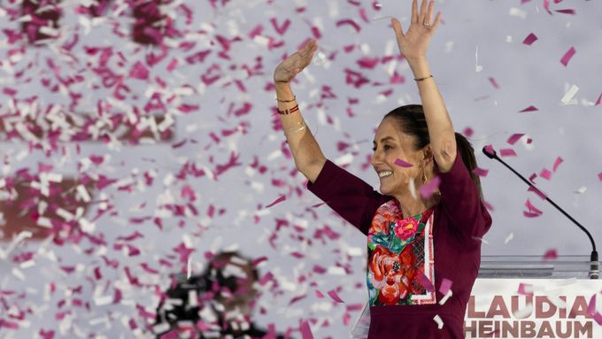 Kandidátka na mexickou prezidentku Claudia Sheinbaumová na předvolební akci v Mexico City.