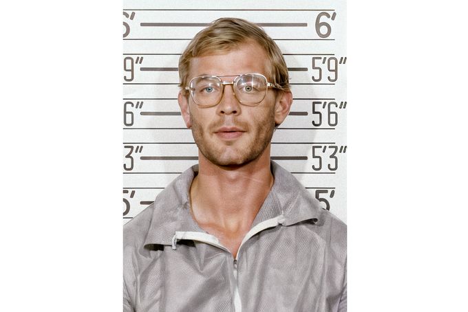 Policejní fotografie (mugshot) sériového vraha Jeffreyho Dahmera pořízená policejním oddělením v Milwaukee dne 23. července 1991.