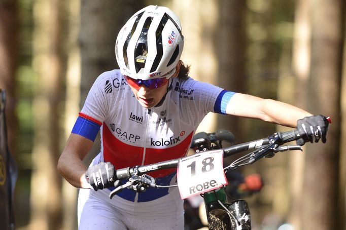 Jitka Čábelická při cyklistickém cross-country závodu horských kol v Novém Městě na Moravě