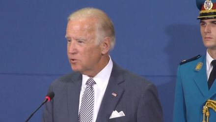 Americký viceprezident Biden se Srbům omluvil za bombardování NATO v roce 1999