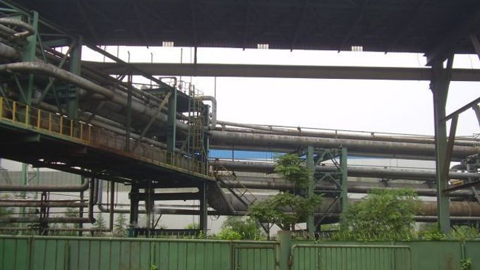 Jedna z pekingských oceláren. Ilustrační foto