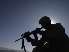 Americký voják na hlídce v Afghánistánu.
