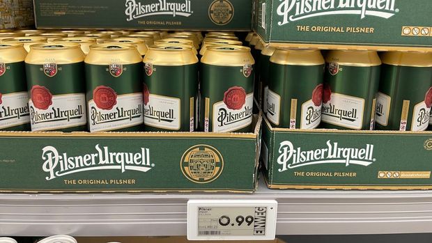 Pro levnou plzeň se jezdí do Německa. Místní ji nepovažují za žádné extra pivo
