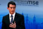 Valls obešel francouzské poslance, prosadil návrh sporného zákoníku práce