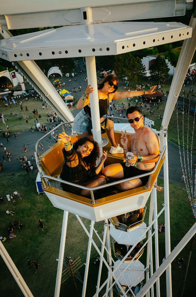 Pohled do areálu festivalu Rock for People.