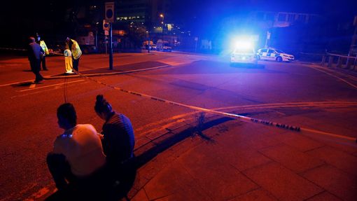 Policie uzavřela oblast poblíž koncertní haly v Manchesteru, kde došlo k výbuchu.